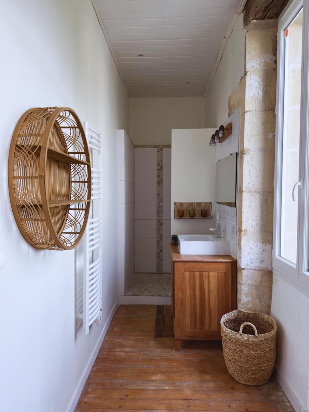Spa, Elegance Et Charme Au Coeur Des Vignes - Piscine&spa Decoration Artisanale * Le Pian-sur-Garonne