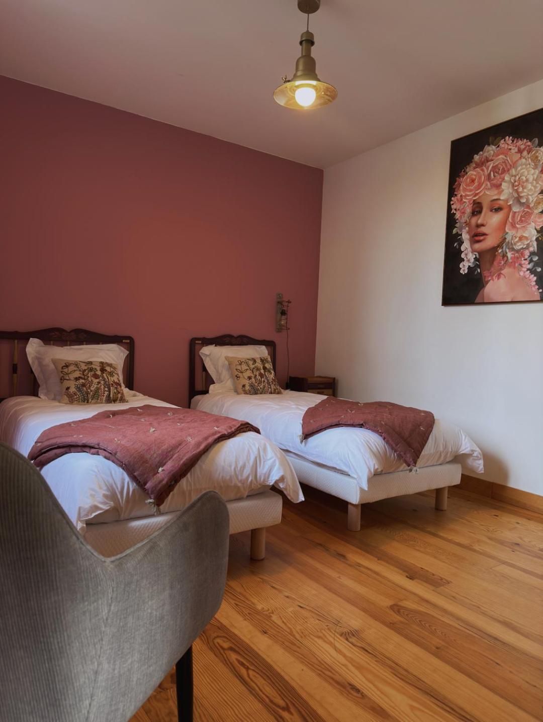 Spa, Elegance Et Charme Au Coeur Des Vignes - Piscine&spa Decoration Artisanale *