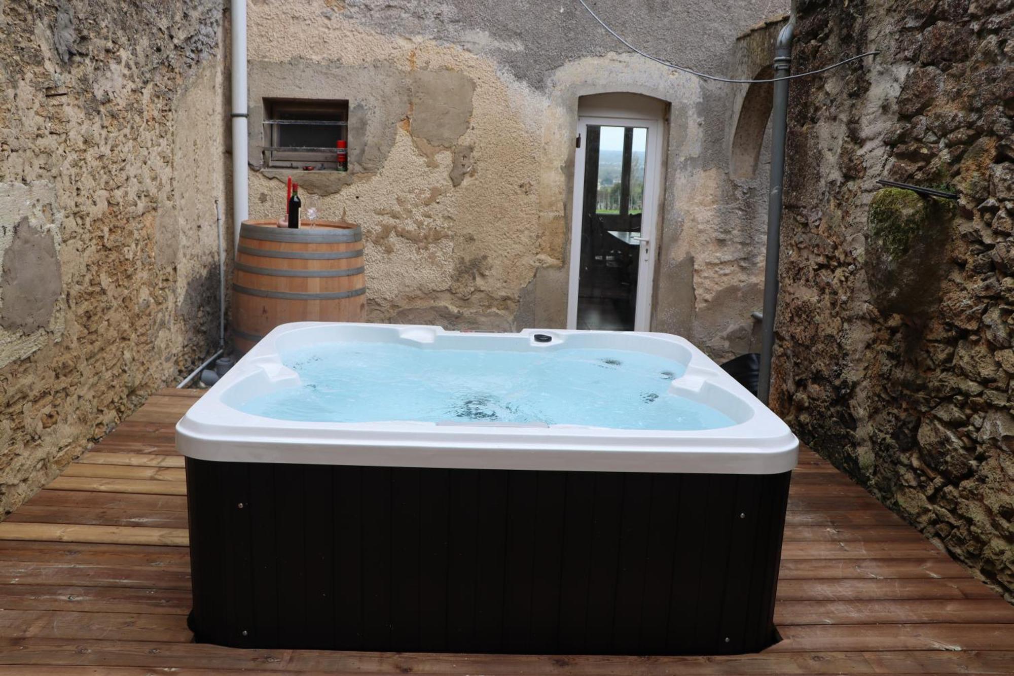 Holiday home Spa, Elegance Et Charme Au Coeur Des Vignes - Piscine&spa Decoration Artisanale